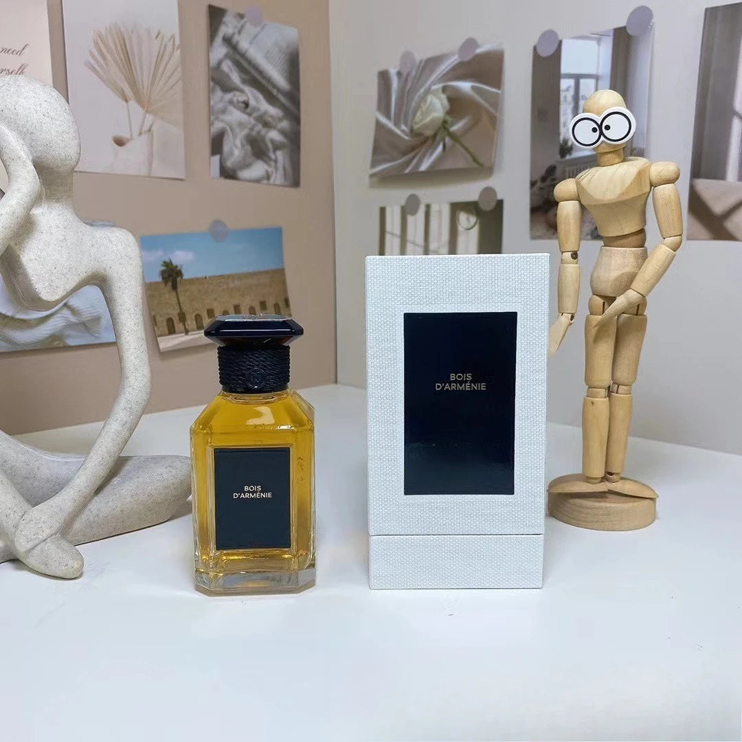 Ouhoe Árabes Woody Floral Notes